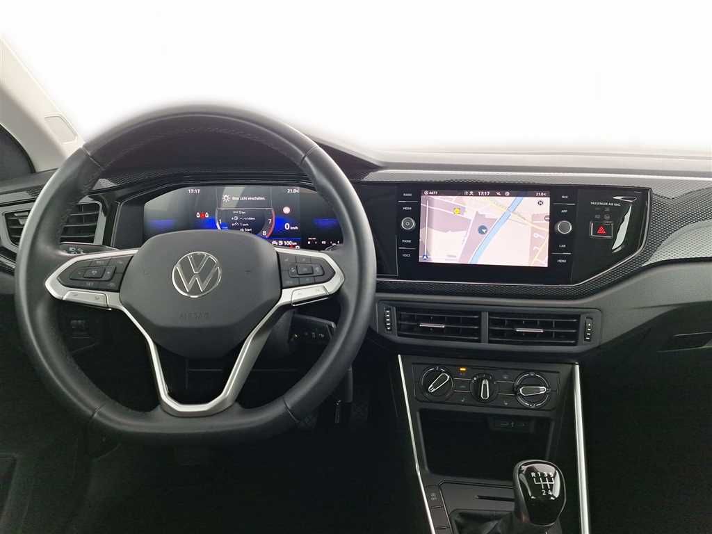 Volkswagen Polo 2024 г. Серебристый, пробег 31418 км