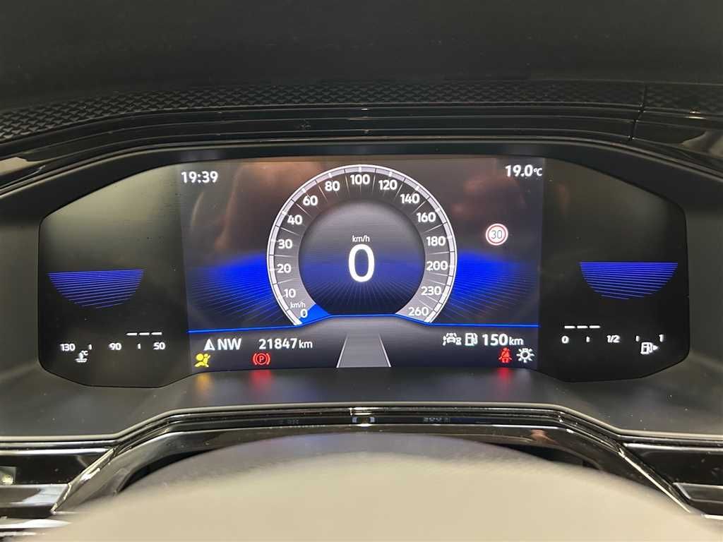 Volkswagen Polo 2024 г. Чёрный, пробег 21845 км