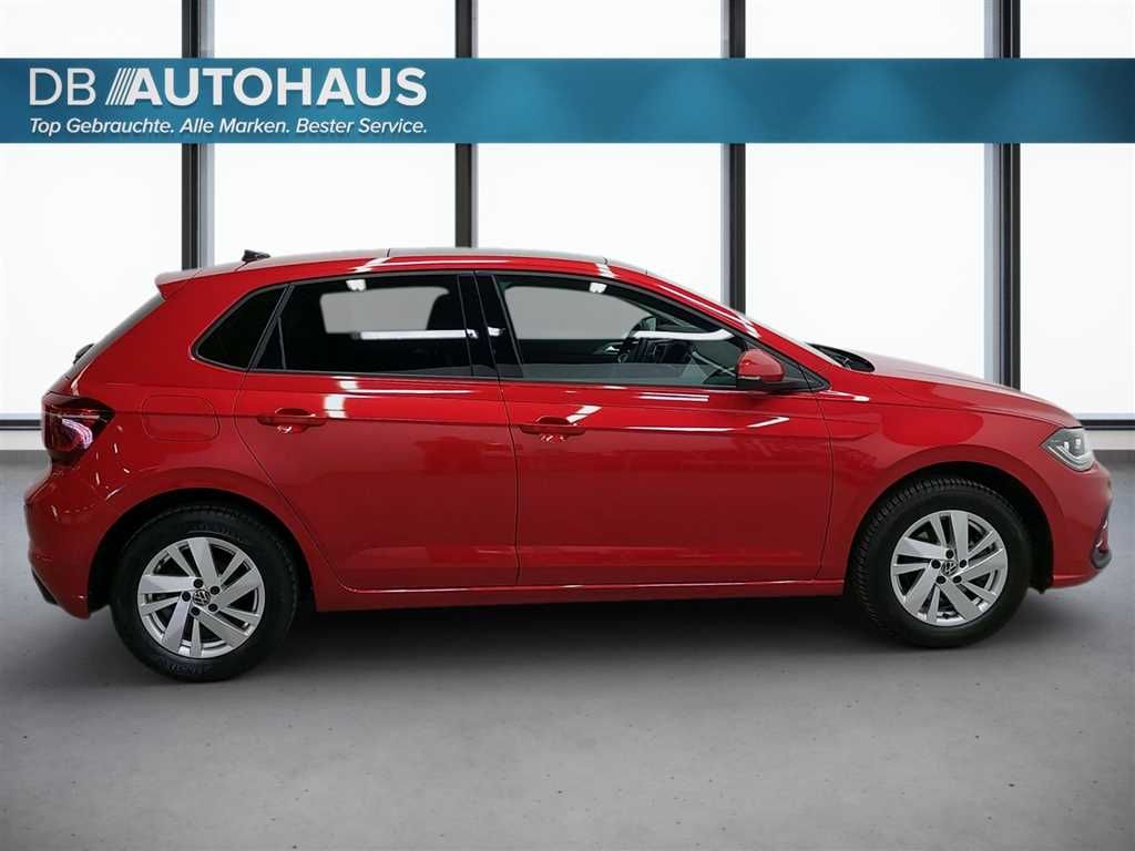 Volkswagen Polo 2024 г. Красный, пробег 46530 км