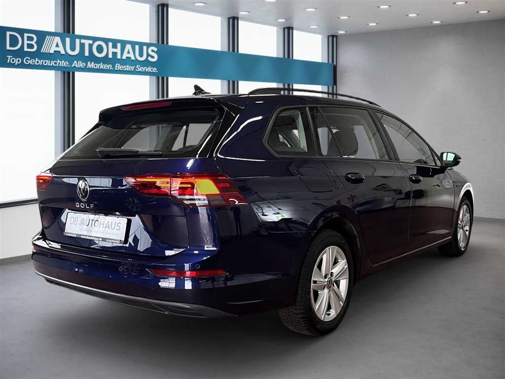 Volkswagen Golf 2023 г. Синий, пробег 42141 км