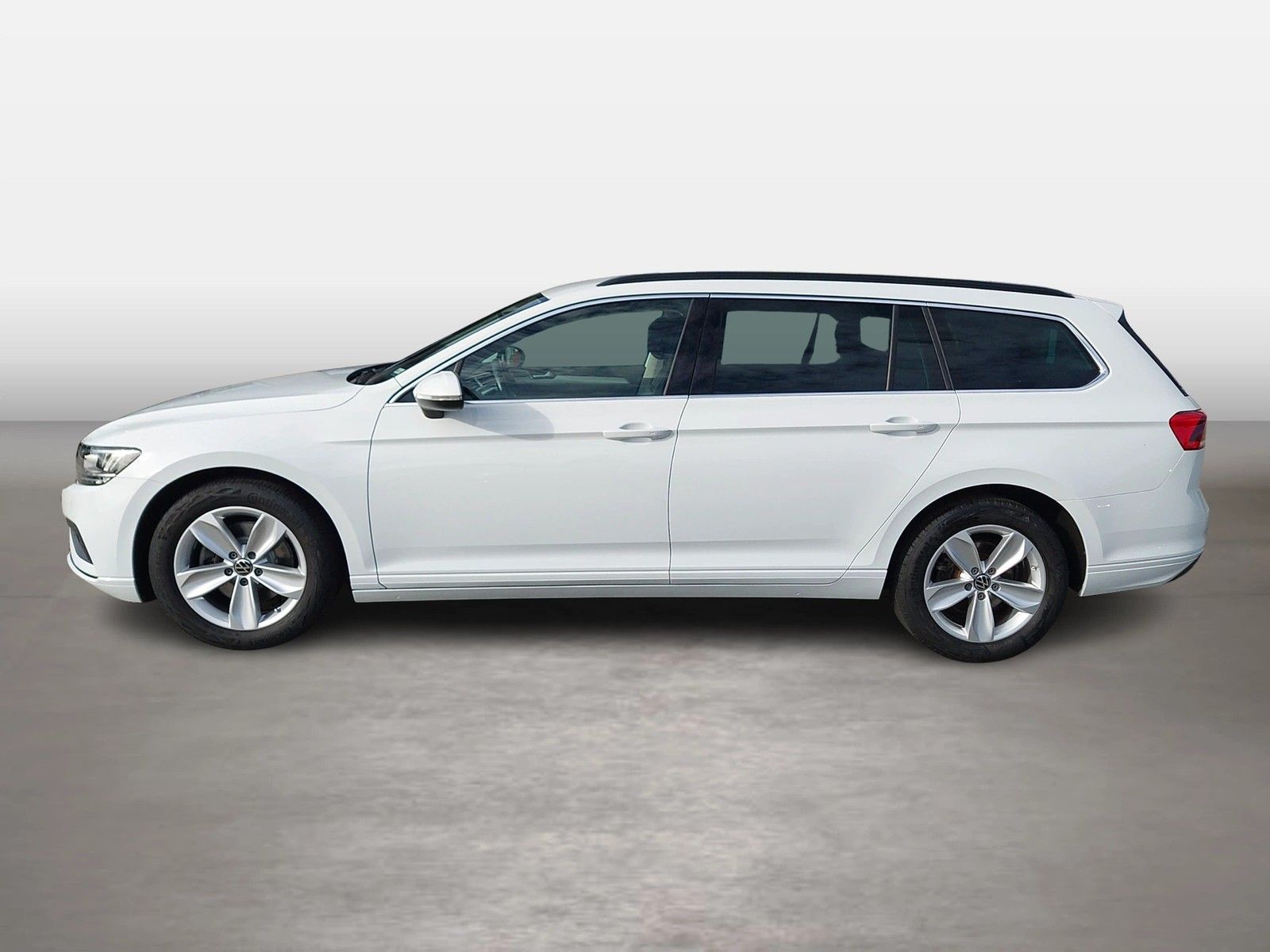 Volkswagen PASSAT VARIANT 2024 г. Белый, пробег 42687 км