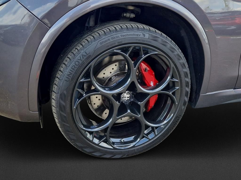 Alfa Romeo Stelvio 2024 г. Серый, пробег 48544 км