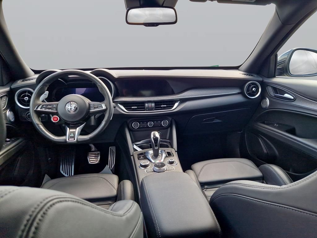 Alfa Romeo Stelvio 2024 г. Серый, пробег 48544 км