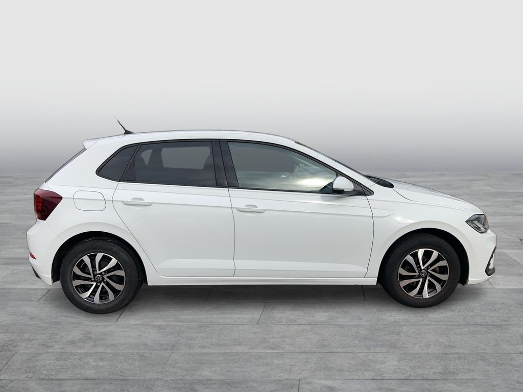 Volkswagen Polo 2023 г. Белый, пробег 37500 км