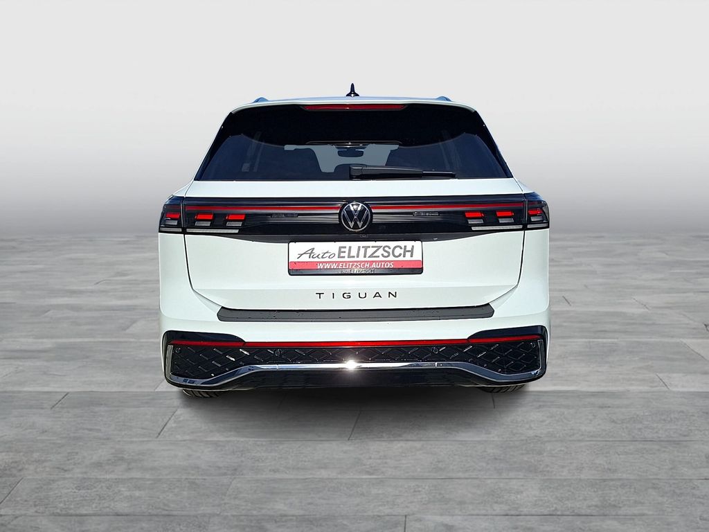 Volkswagen Tiguan 2024 г. Белый, пробег 41500 км
