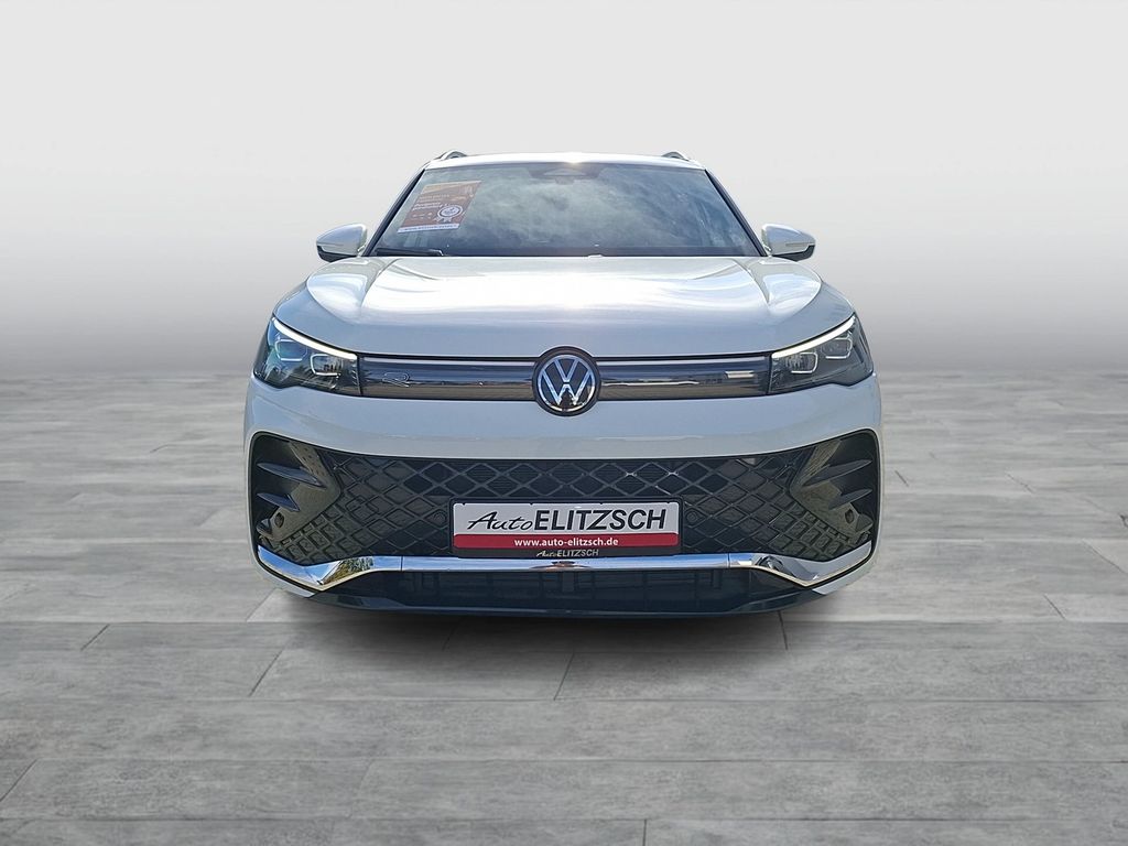 Volkswagen Tiguan 2024 г. Белый, пробег 41500 км