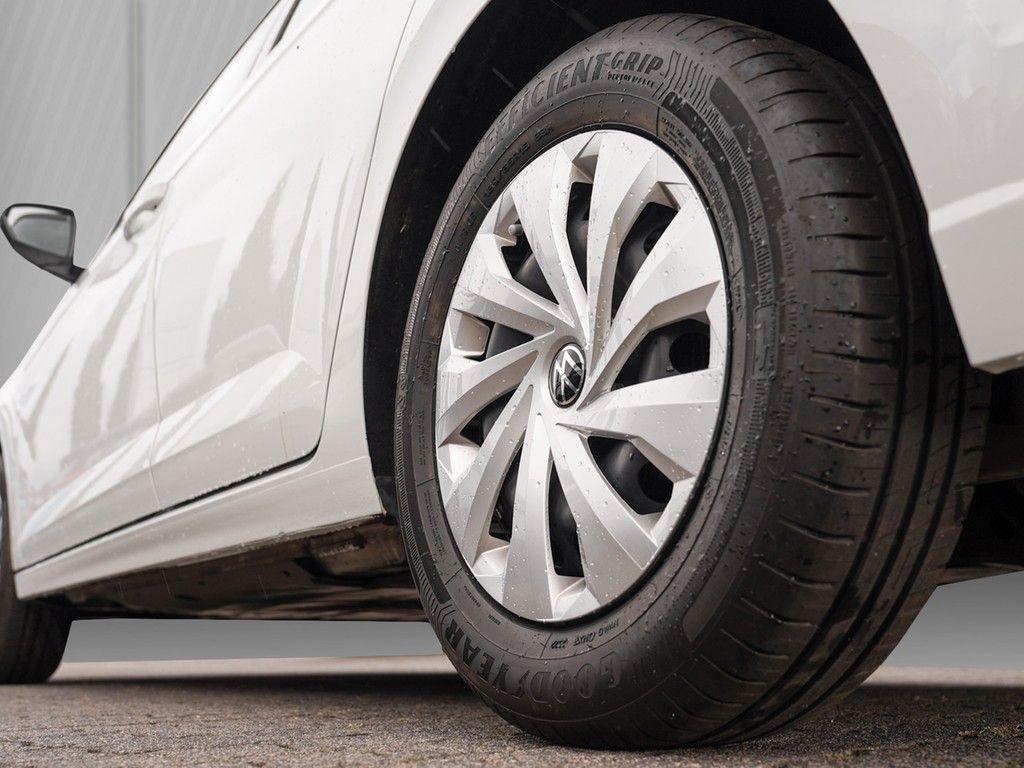 Volkswagen Polo 2022 г. Белый, пробег 23272 км