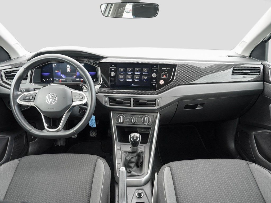 Volkswagen Polo 2022 г. Белый, пробег 23272 км