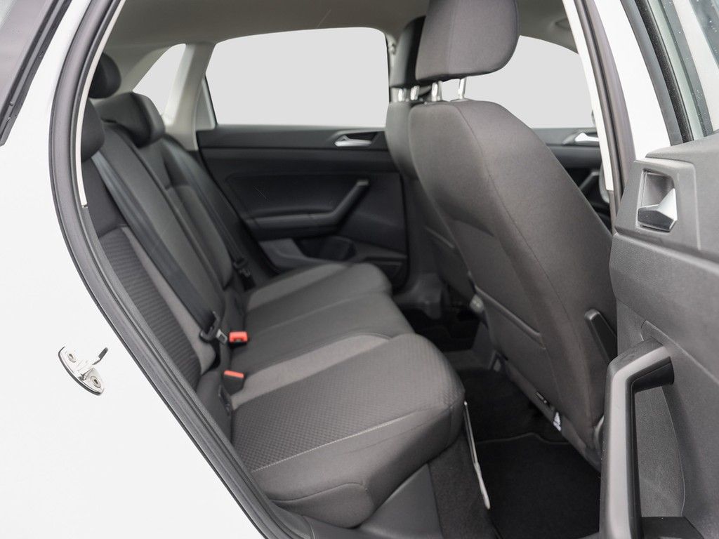Volkswagen Polo 2022 г. Белый, пробег 23272 км