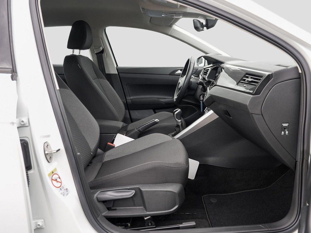 Volkswagen Polo 2022 г. Белый, пробег 23272 км