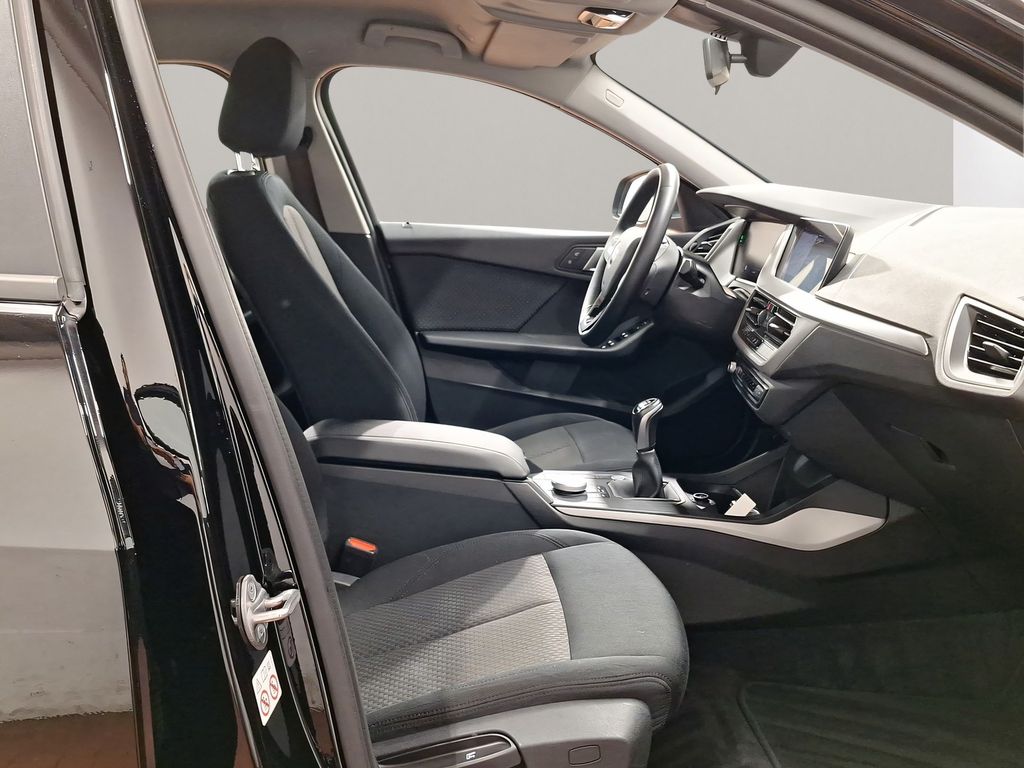 BMW 116 2022 г. Чёрный, пробег 41230 км