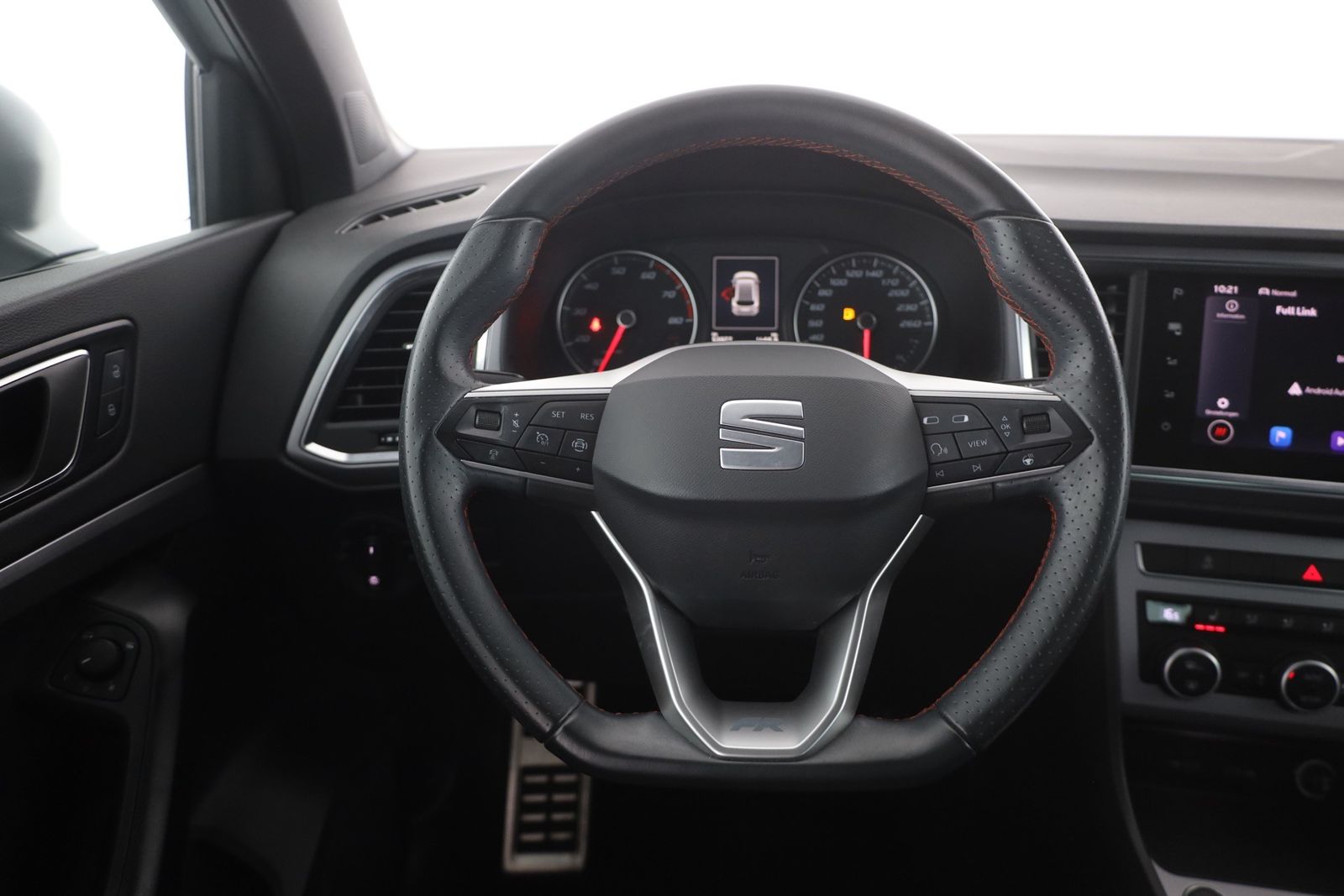 SEAT Ateca 2022 г. Белый, пробег 53967 км