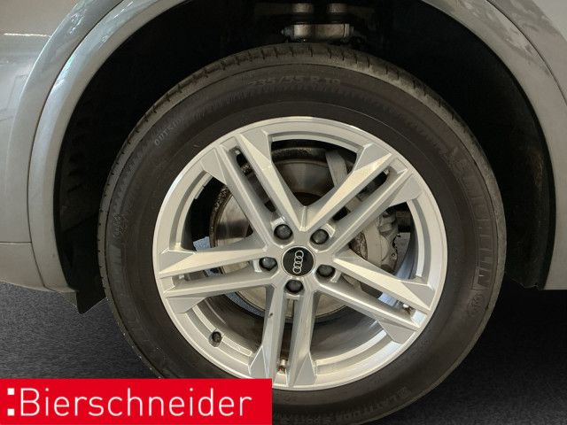 Audi Q5 2024 г. Серый, пробег 28565 км
