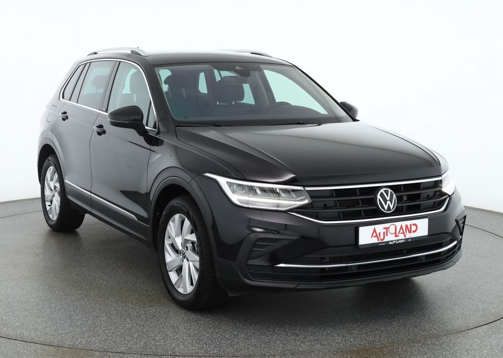 Volkswagen Tiguan 2023 г. Чёрный, пробег 45548 км