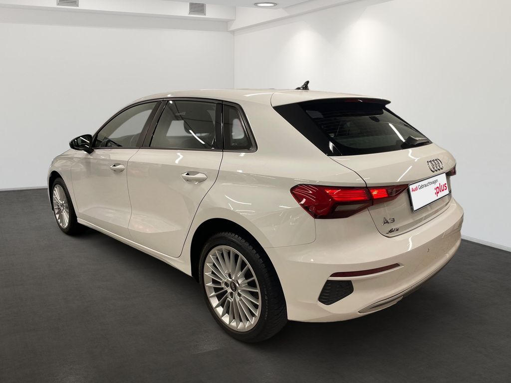 Audi A3 2023 г. Белый, пробег 28650 км