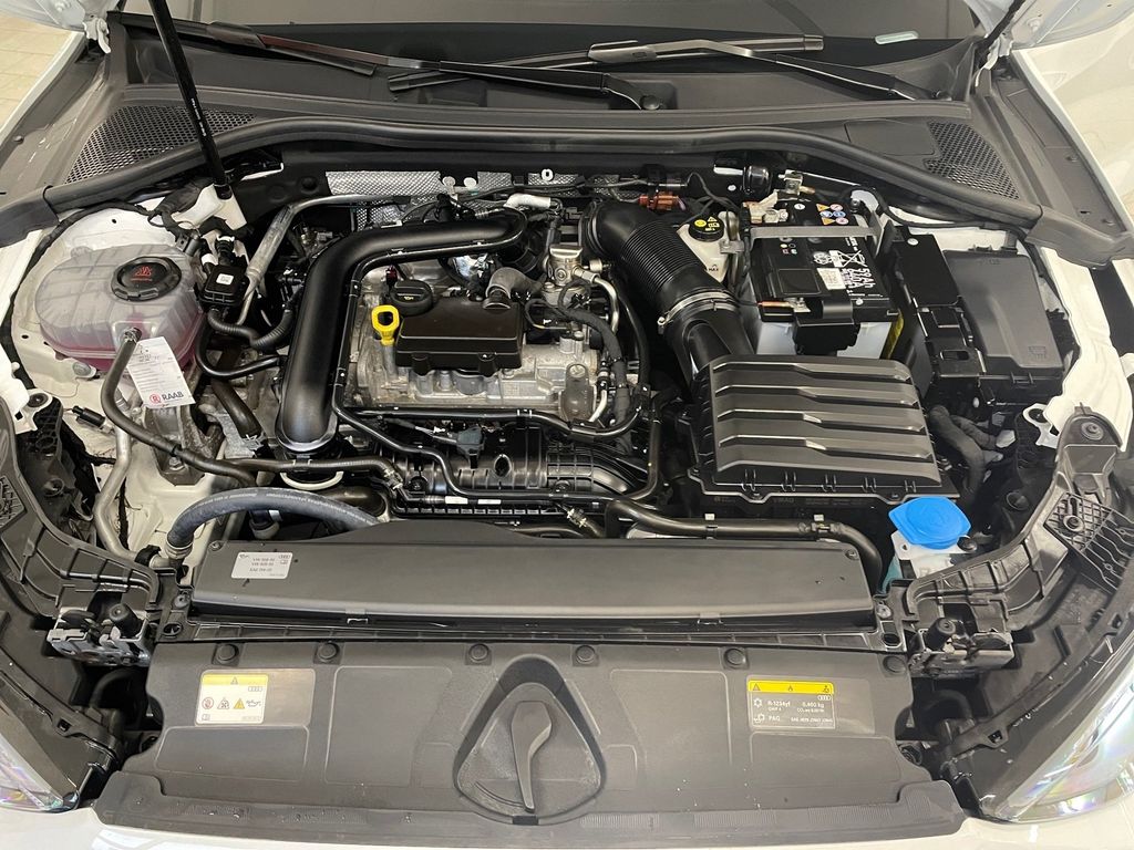 Audi A3 2023 г. Белый, пробег 28650 км