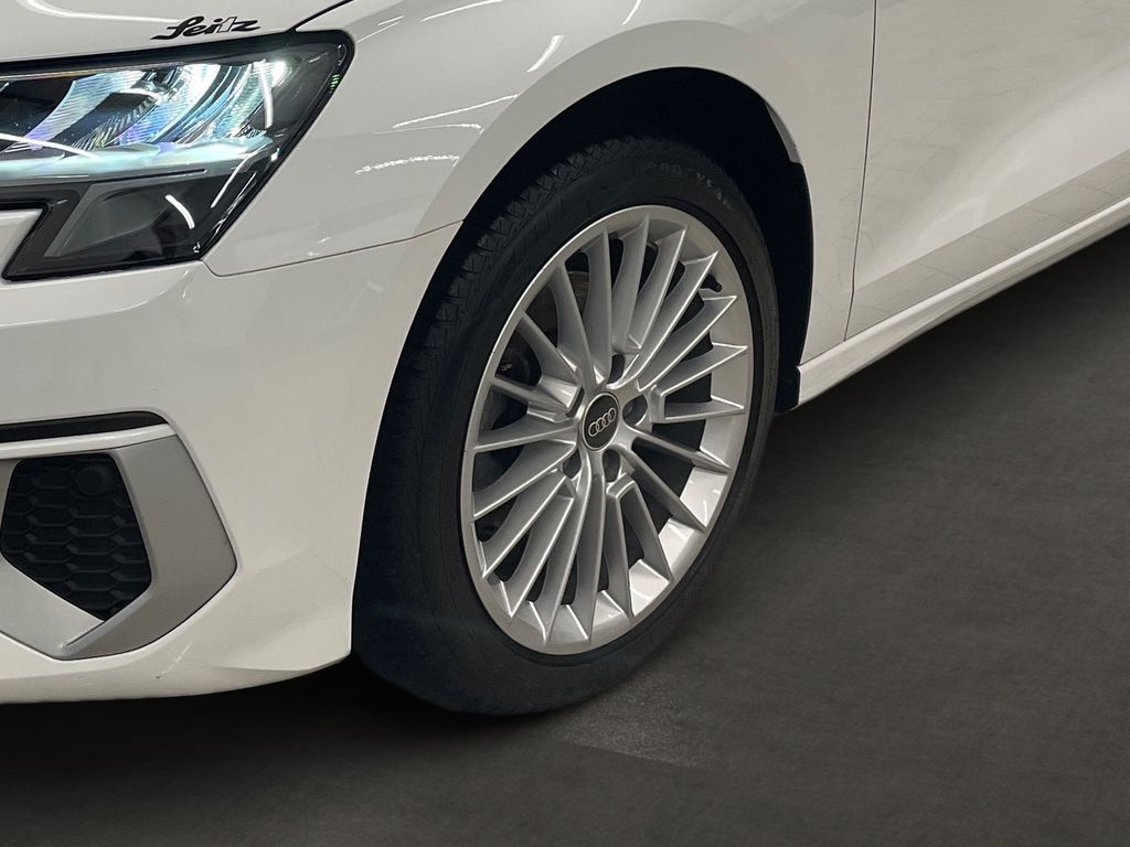Audi A3 2023 г. Белый, пробег 28650 км