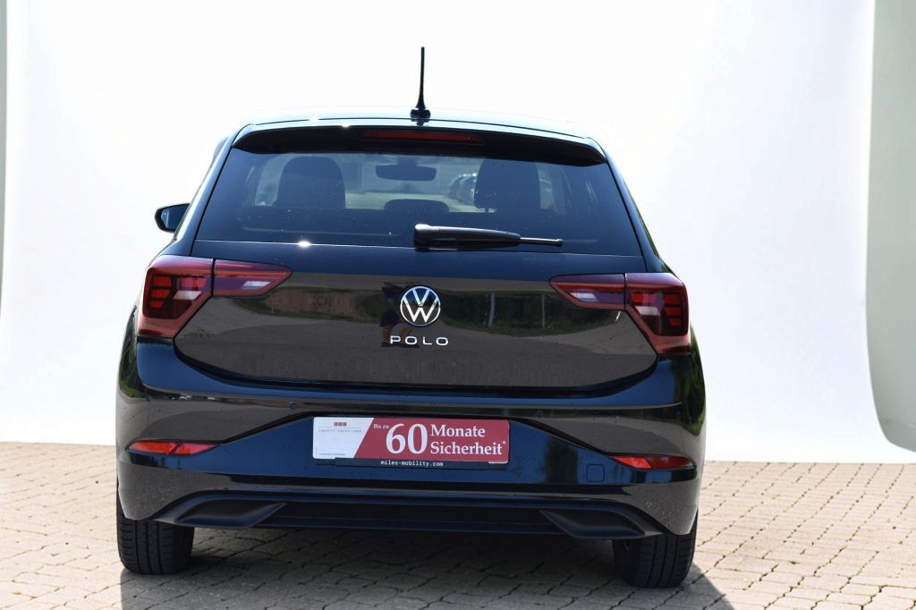 Volkswagen Polo 2023 г. Чёрный, пробег 43000 км