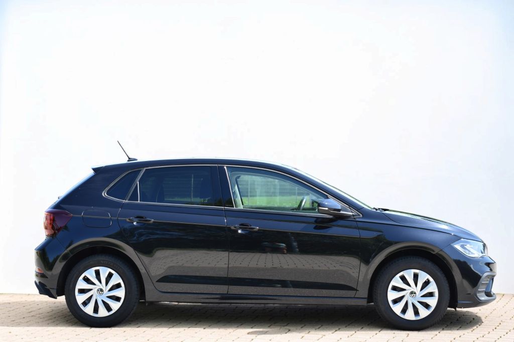 Volkswagen Polo 2023 г. Чёрный, пробег 43000 км