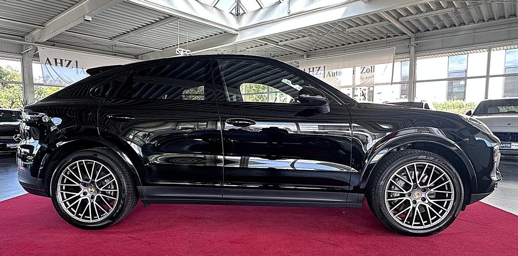 Porsche Cayenne 2023 г. Чёрный, пробег 58455 км