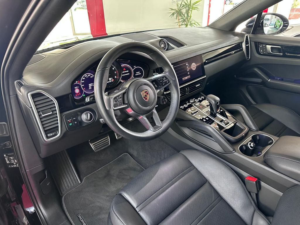 Porsche Cayenne 2023 г. Чёрный, пробег 58455 км