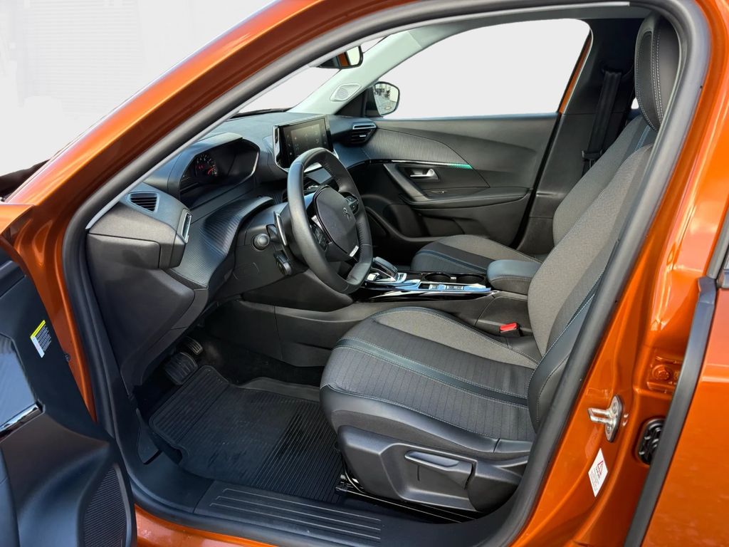 Peugeot 2008 2021 г. Оранжевый, пробег 37000 км