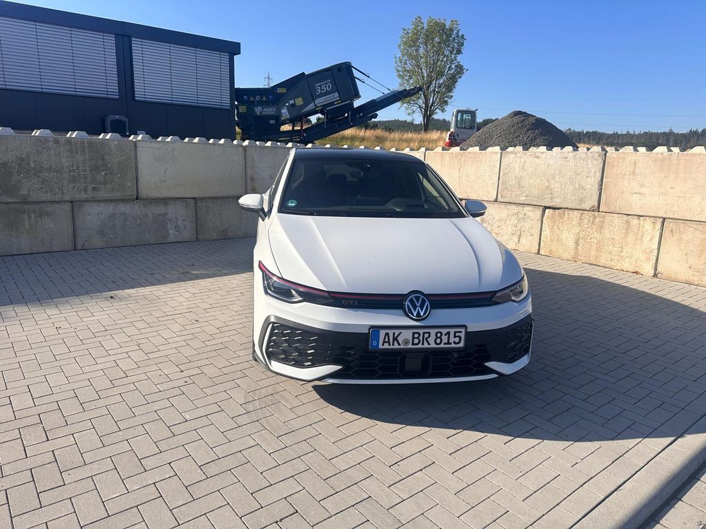 Volkswagen Golf 2024 г. Белый, пробег 34000 км