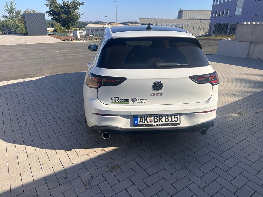 Volkswagen Golf 2024 г. Белый, пробег 34000 км