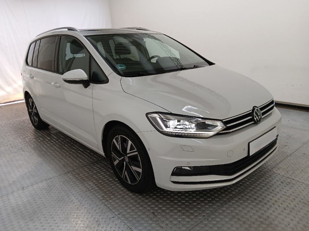 Volkswagen Touran 2025 г. Белый, пробег 20000 км