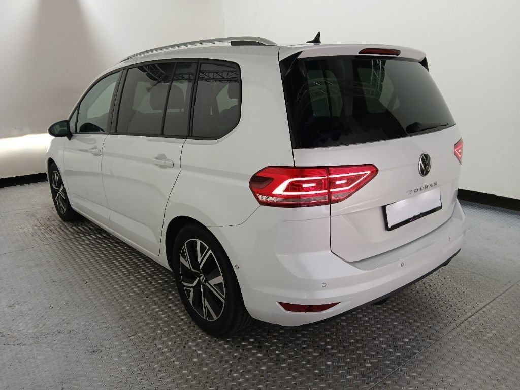 Volkswagen Touran 2025 г. Белый, пробег 20000 км
