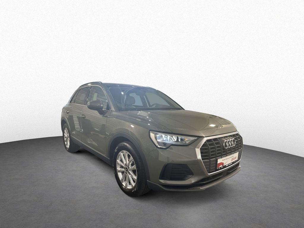 Audi Q3 2023 г. Серый, пробег 41450 км