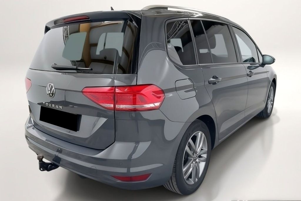 Volkswagen Touran 2024 г. Серый, пробег 31450 км