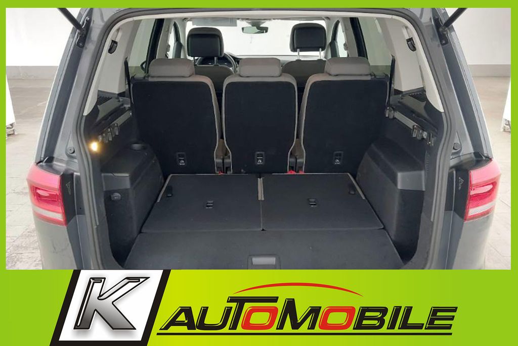 Volkswagen Touran 2024 г. Серый, пробег 31450 км
