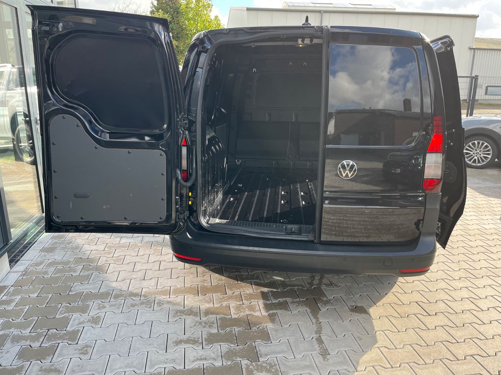 Volkswagen Caddy 2023 г. Чёрный, пробег 55000 км
