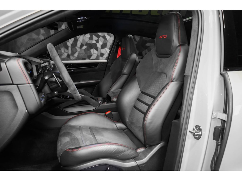Porsche Cayenne 2025 г. Серый, пробег 45990 км
