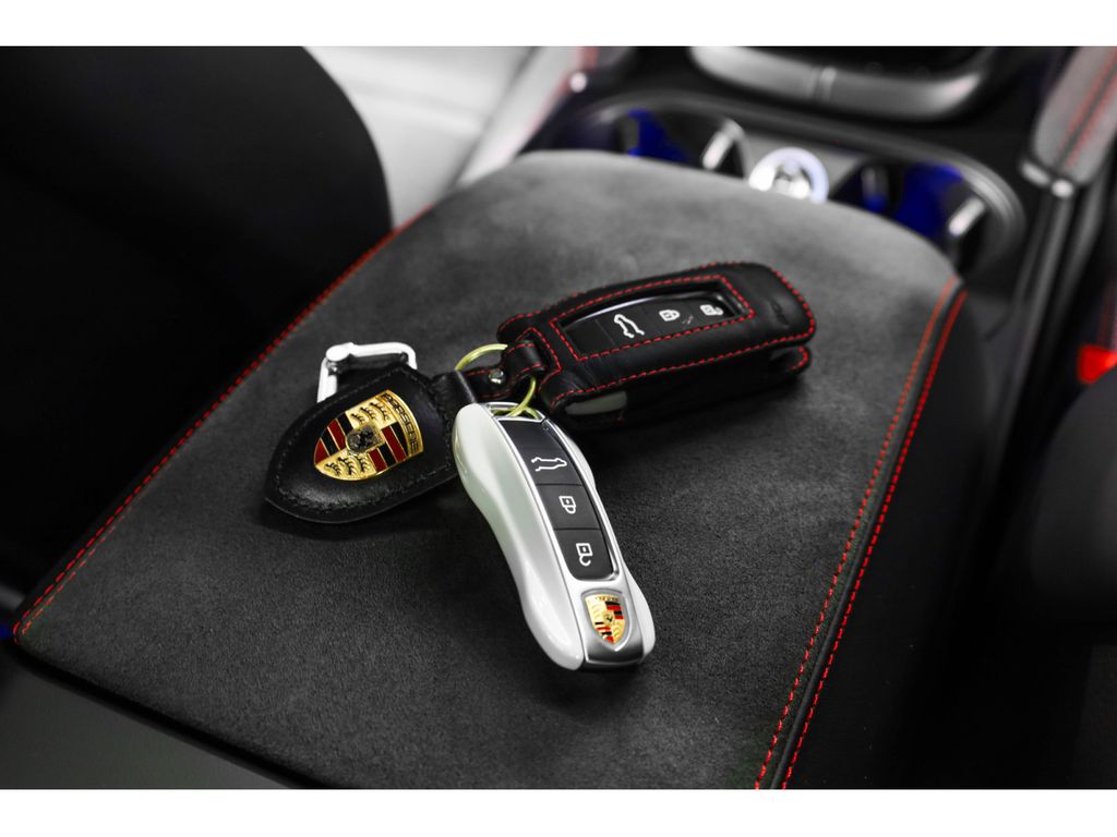 Porsche Cayenne 2025 г. Серый, пробег 45990 км