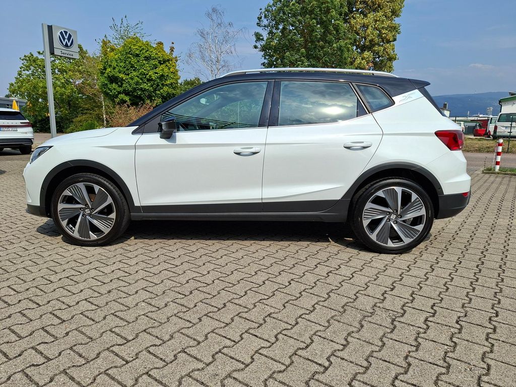 SEAT Arona 2023 г. Белый, пробег 34050 км