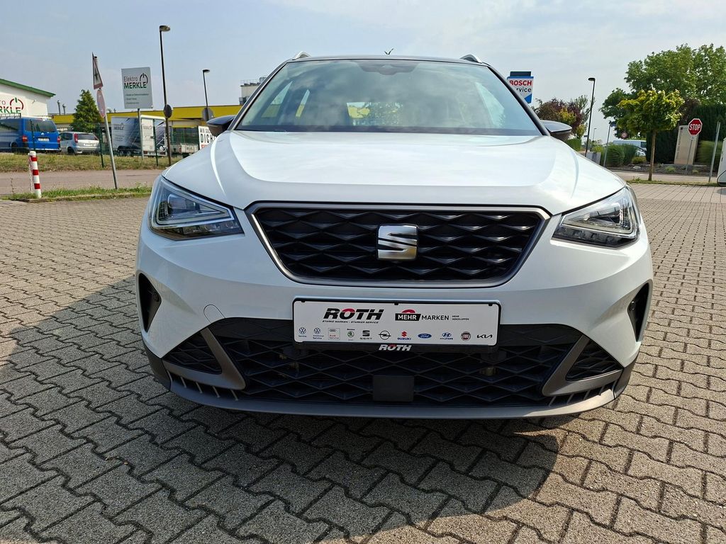 SEAT Arona 2023 г. Белый, пробег 34050 км