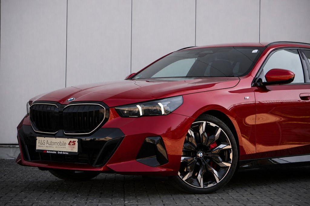 BMW 540 2024 г. Красный, пробег 19000 км
