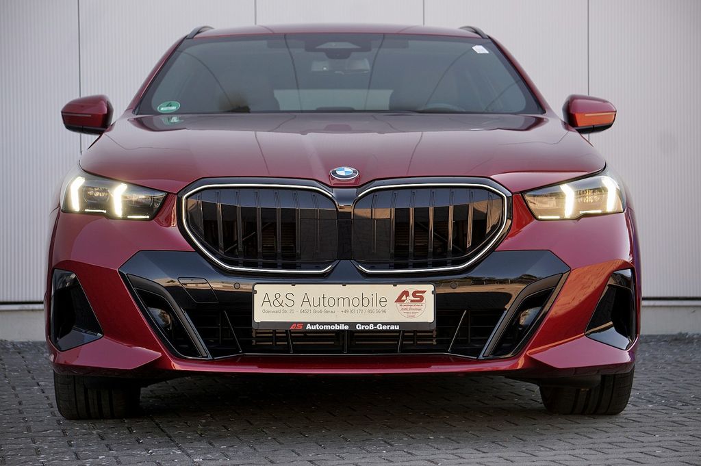 BMW 540 2024 г. Красный, пробег 19000 км