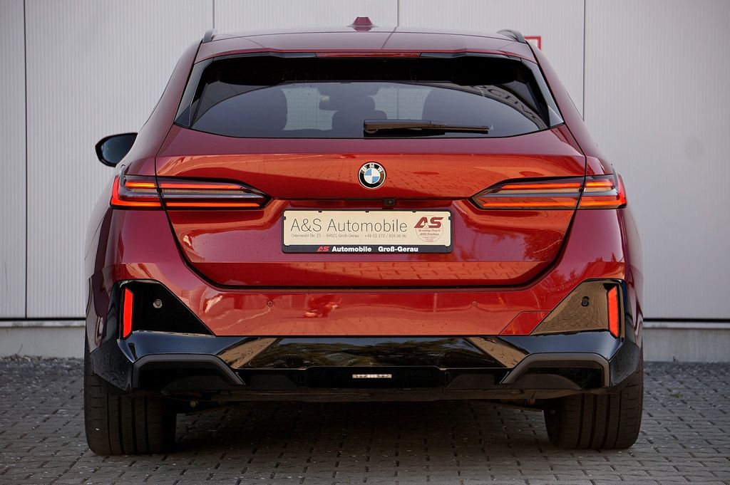 BMW 540 2024 г. Красный, пробег 19000 км
