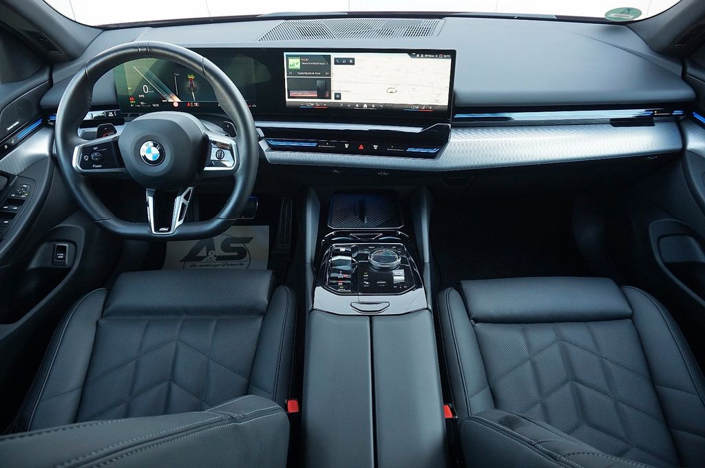 BMW 540 2024 г. Красный, пробег 19000 км