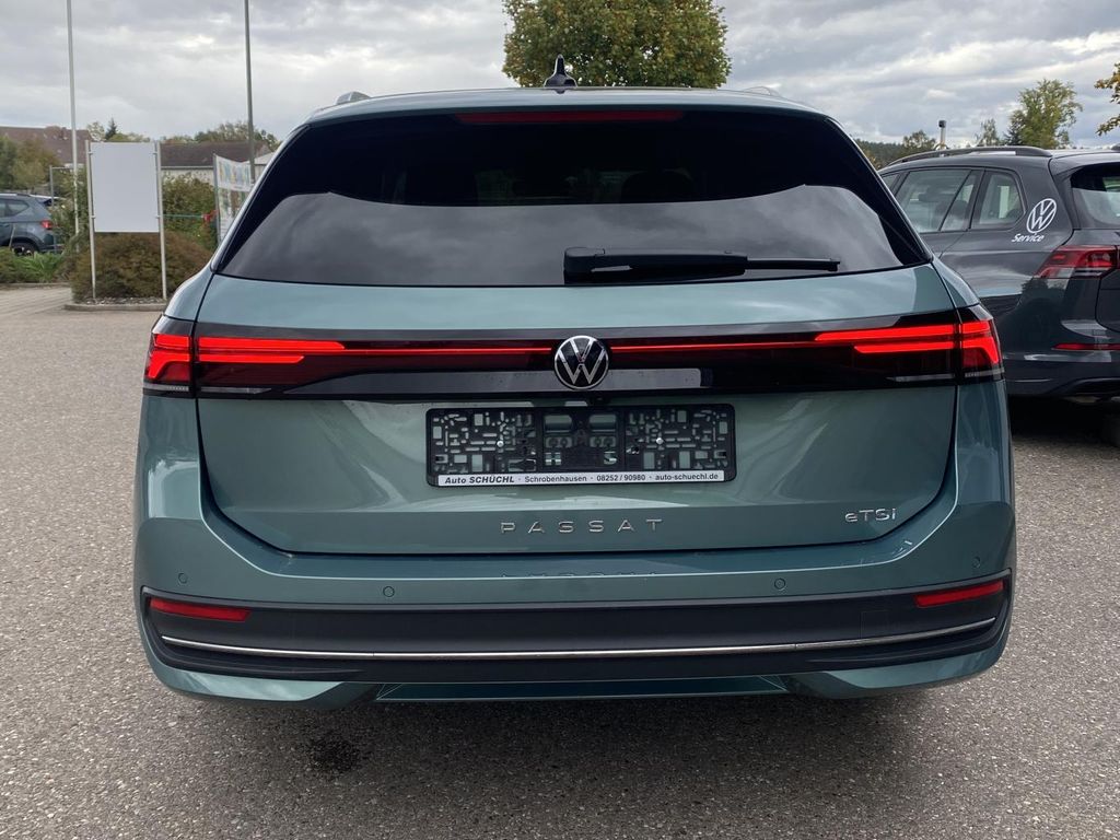 Volkswagen PASSAT VARIANT 2024 г. Зелёный, пробег 34614 км