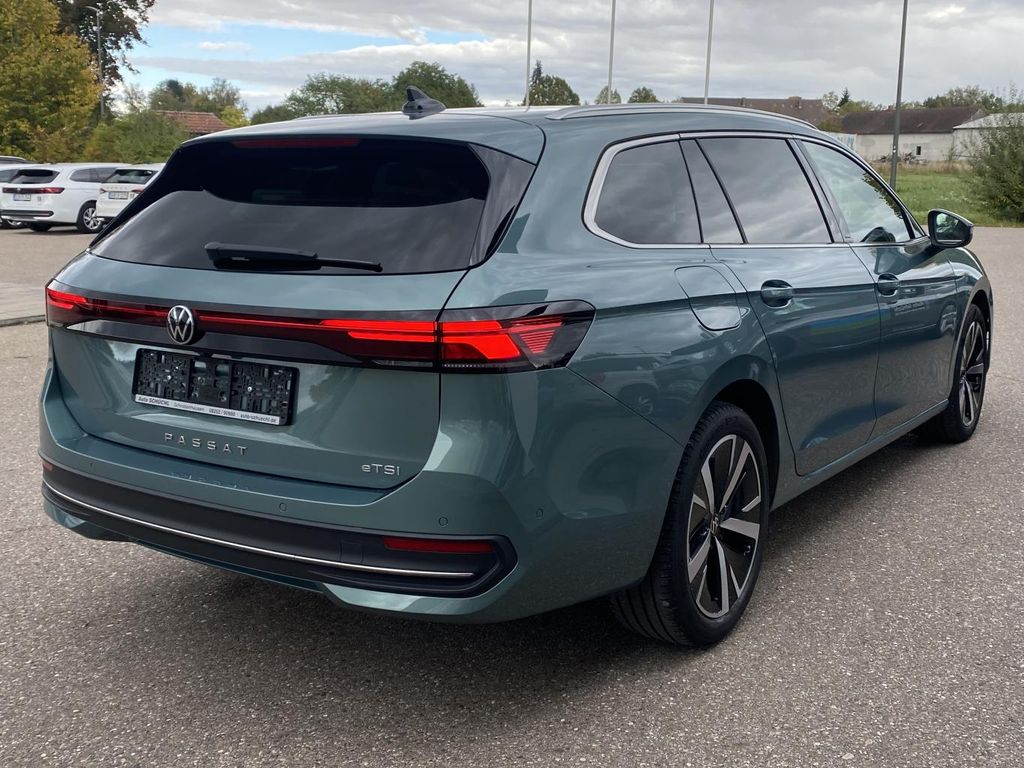 Volkswagen PASSAT VARIANT 2024 г. Зелёный, пробег 34614 км
