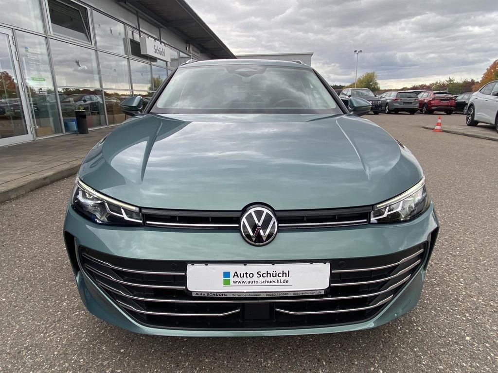 Volkswagen PASSAT VARIANT 2024 г. Зелёный, пробег 34614 км