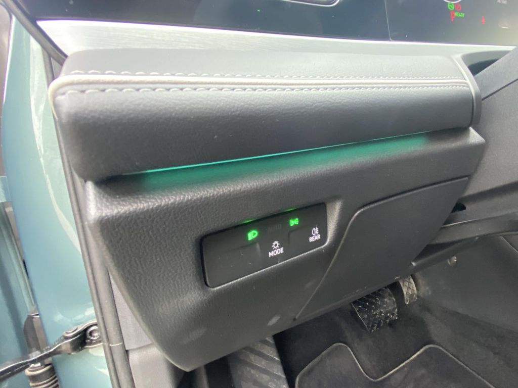 Volkswagen PASSAT VARIANT 2024 г. Зелёный, пробег 34614 км