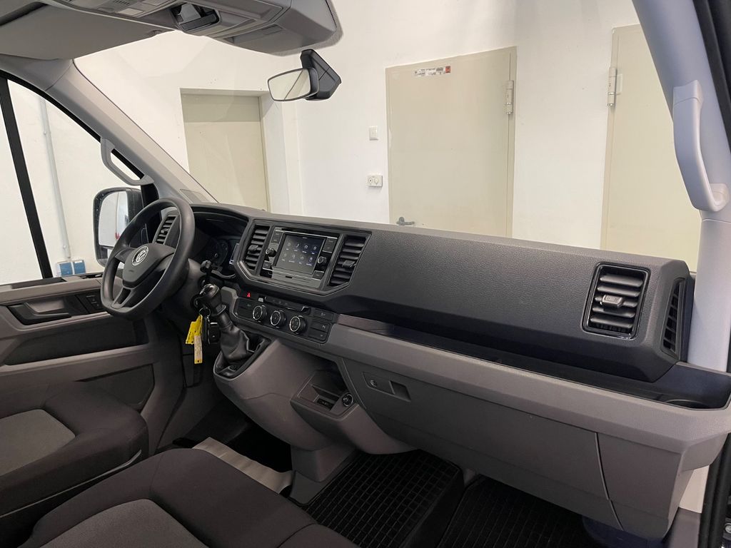 Volkswagen CRAFTER 2022 г. Чёрный, пробег 57700 км