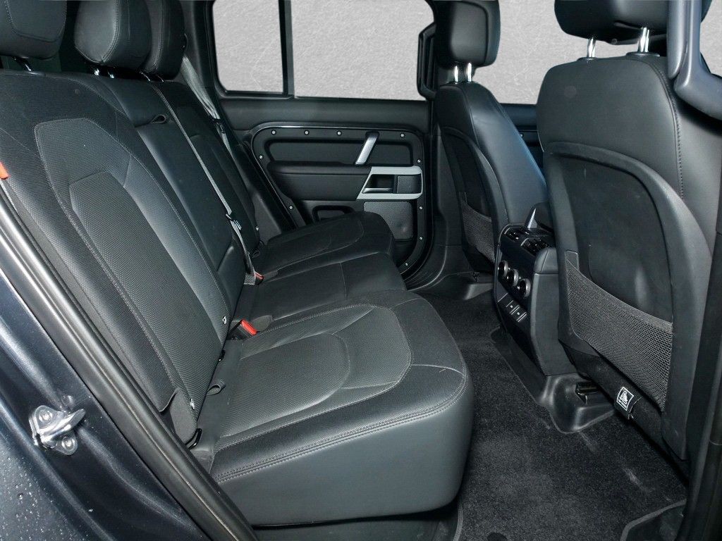 Land Rover Defender 2023 г. Серый, пробег 59000 км