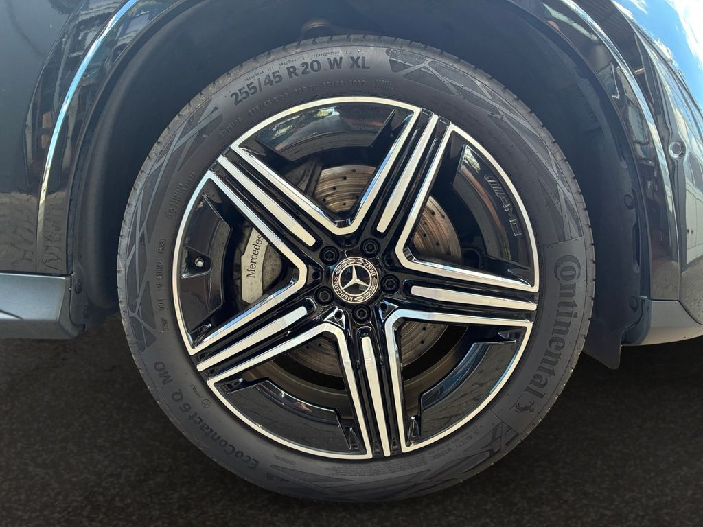 Mercedes-Benz GLC 300 2022 г. Чёрный, пробег 40460 км
