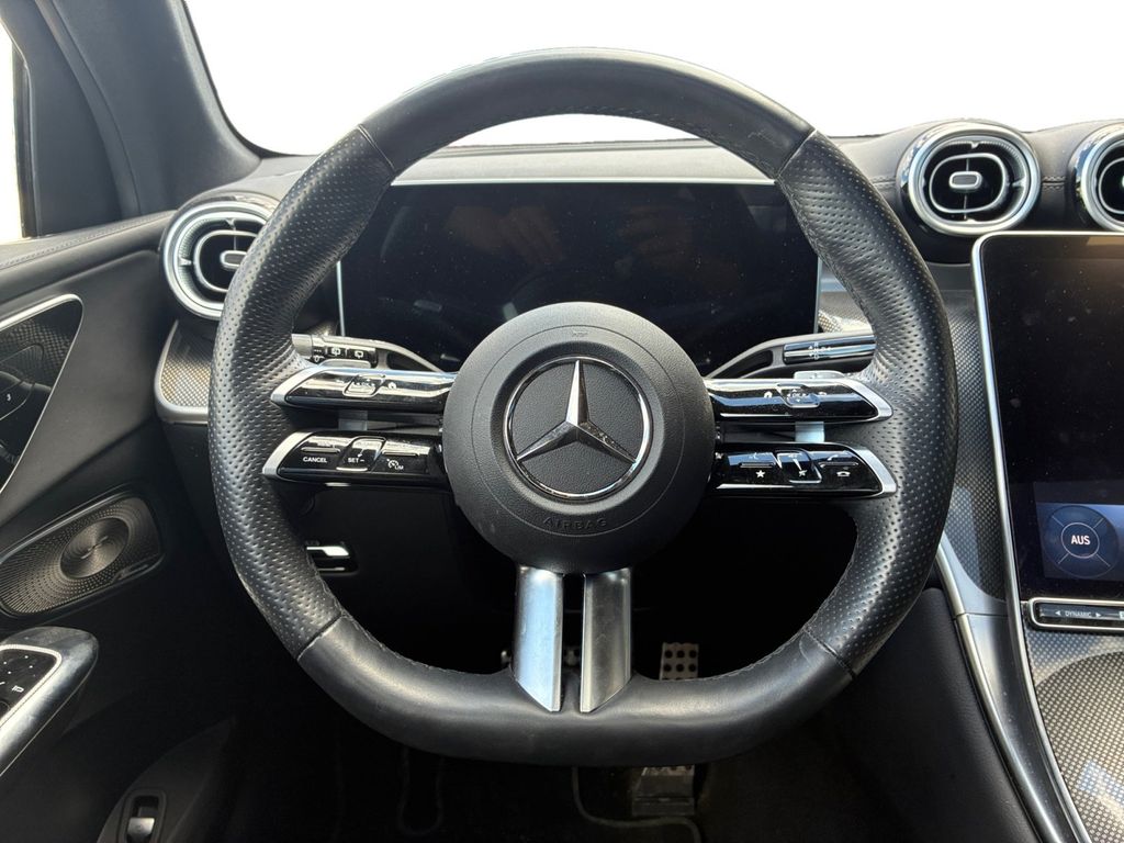 Mercedes-Benz GLC 300 2022 г. Чёрный, пробег 40460 км